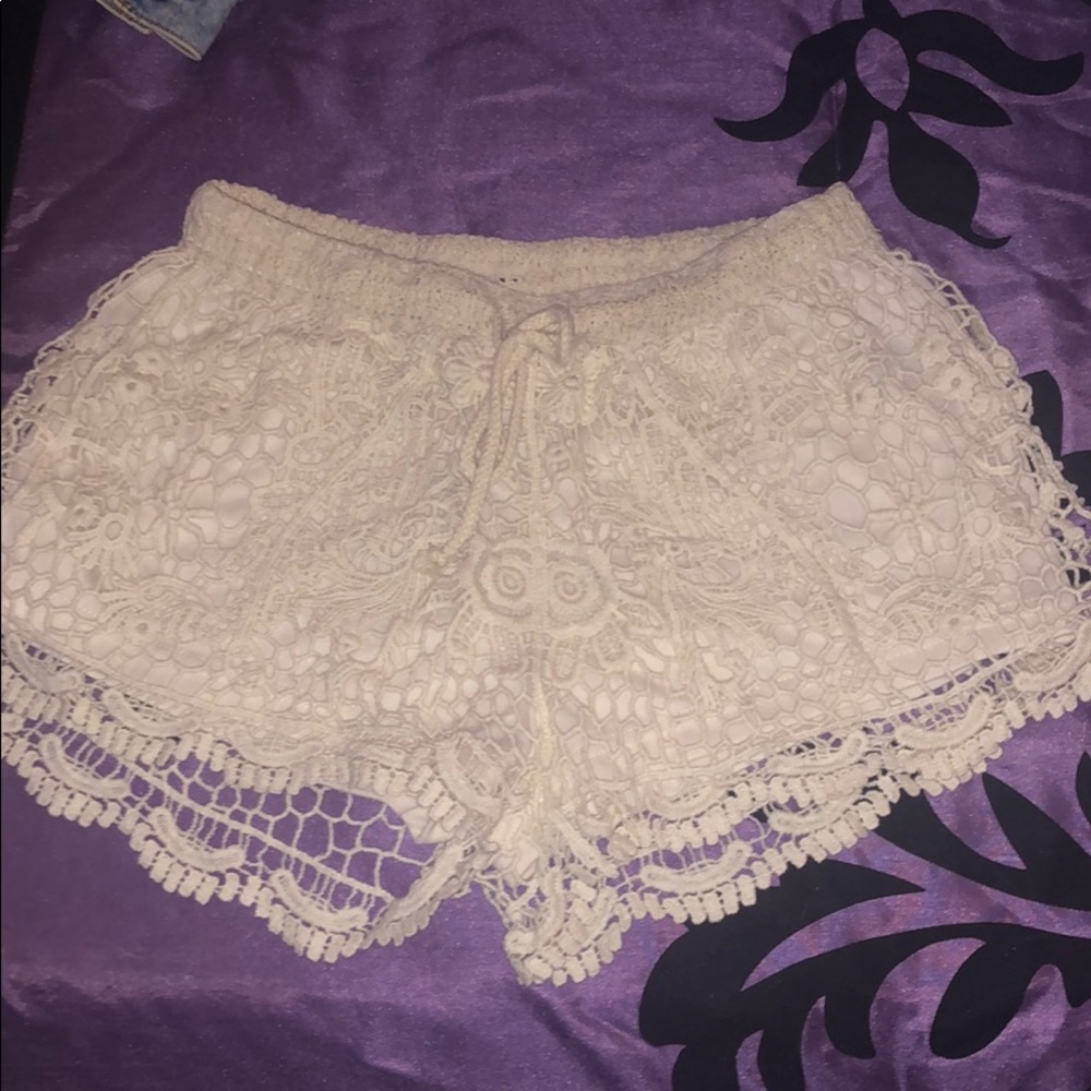 FULL TILT WHITE CROCHET SHORT S